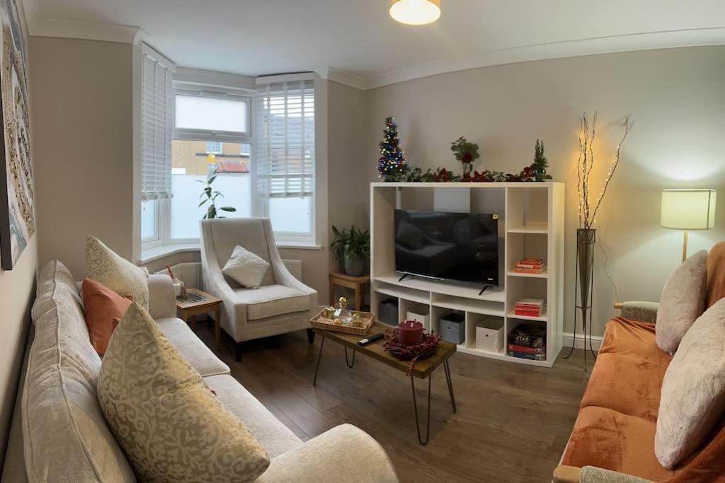 Вілла Adam'S Place, Watford Wd17 2Py Екстер'єр фото